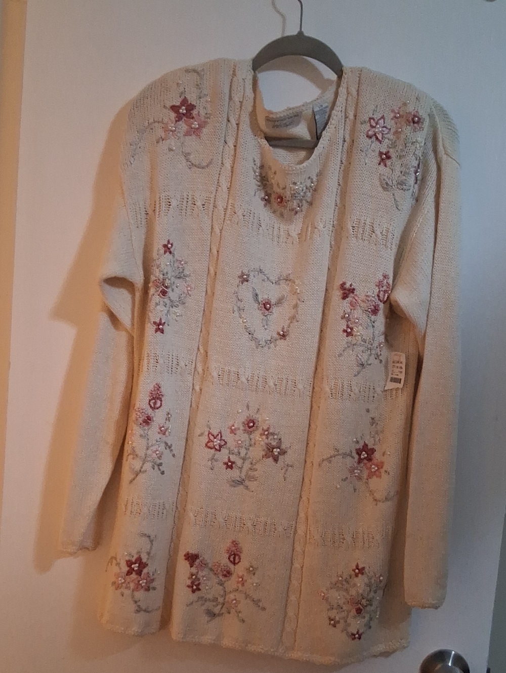 Lord & Taylor NWT Cream Floral Embroidered Women’s Sweater Size L